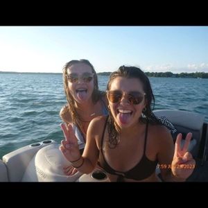 Meet your Posher, Charlye